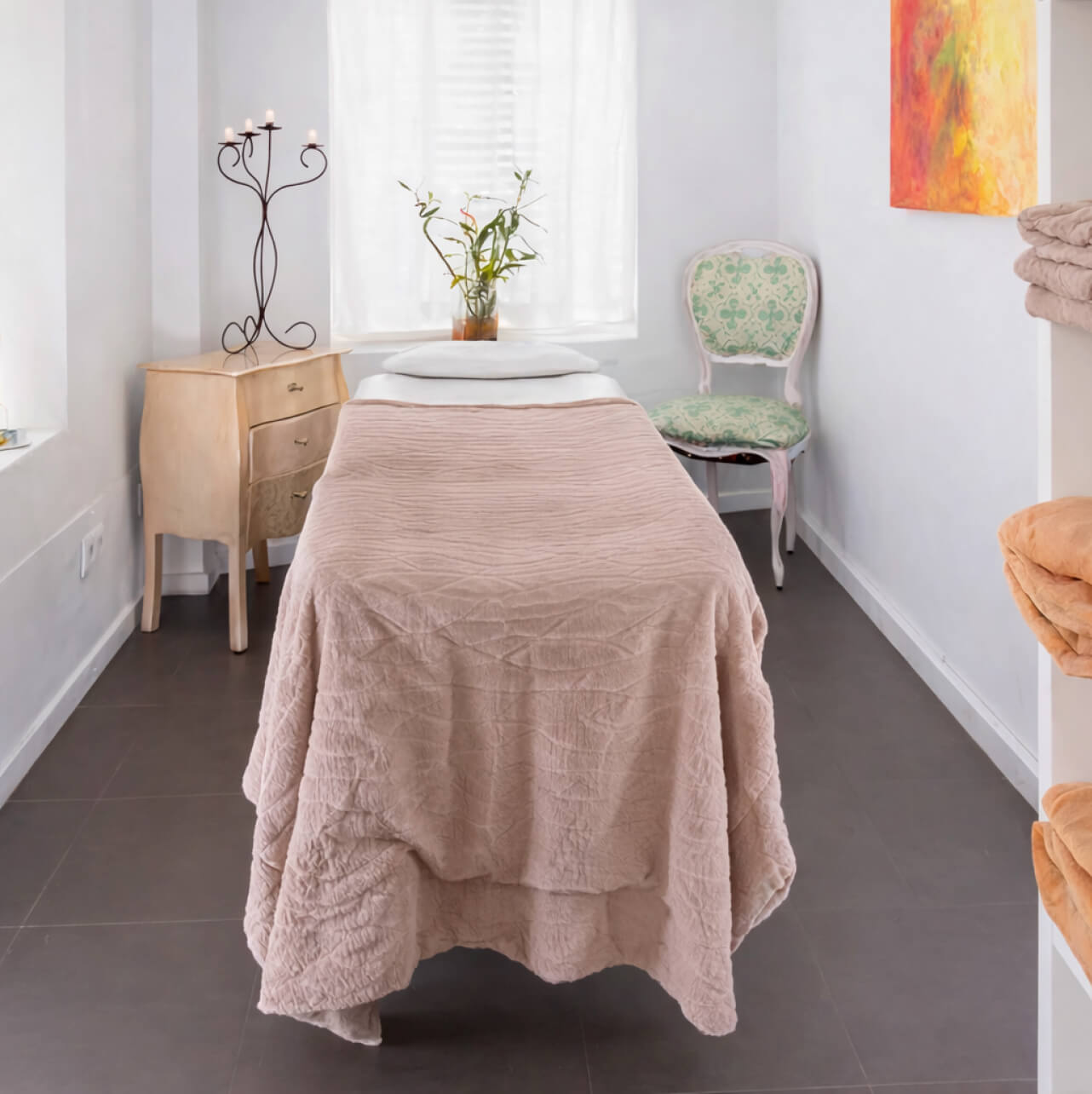 Interior del estudio de masajes — detalle